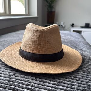 Women’s Wide Brim Straw Hat